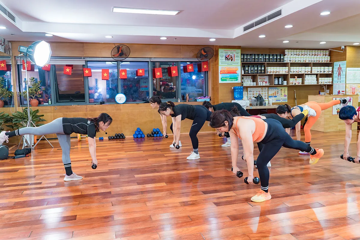 Lộ trình nên chia thành nhiều giai đoạn giúp cơ thể thích nghi dần.